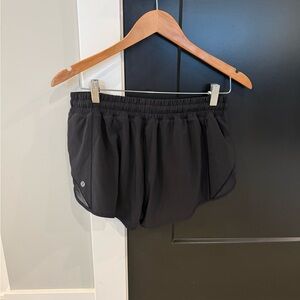 lululemon athletica Hotty Hot Black Shorts 2.5 length size 8